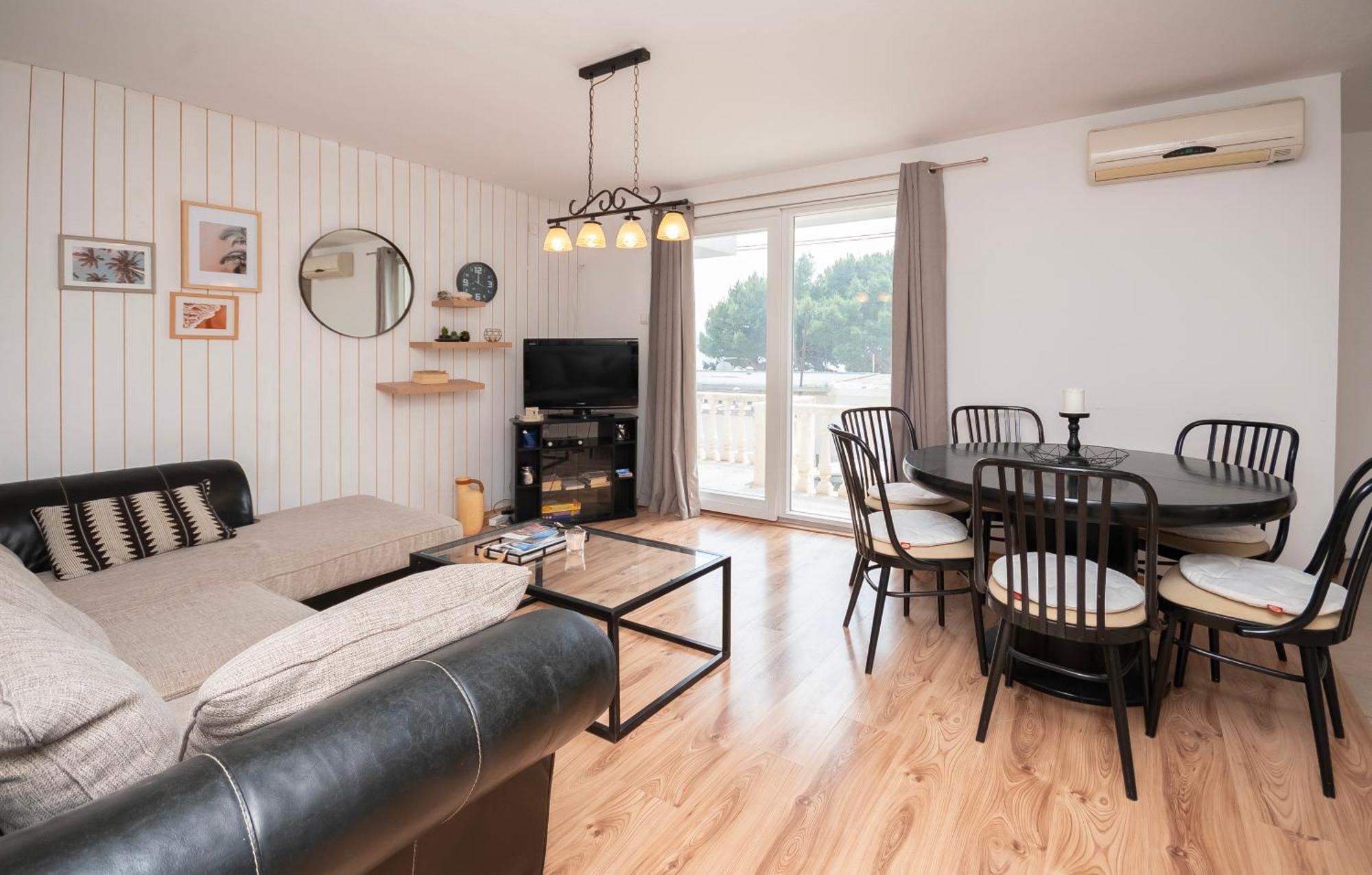 Holiday Home Dalmatino โอมิช ภายนอก รูปภาพ