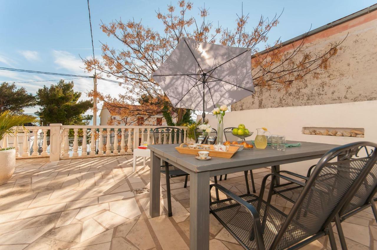 Holiday Home Dalmatino โอมิช ภายนอก รูปภาพ